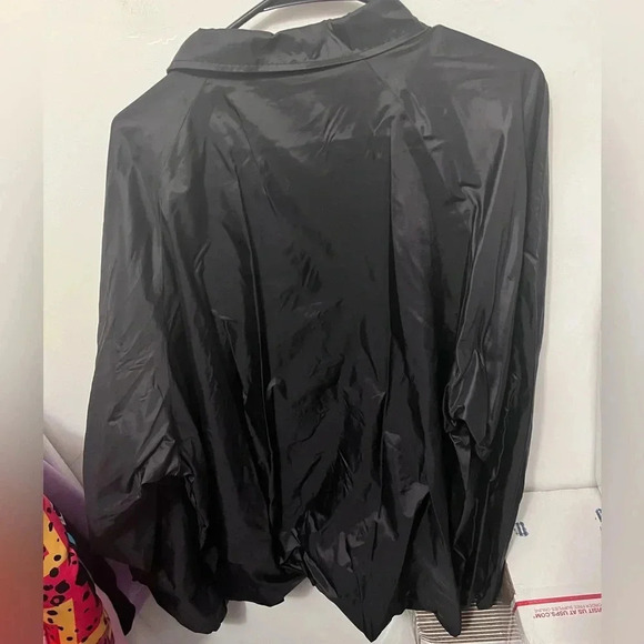Black windbreaker jacket - Picture 2 of 4